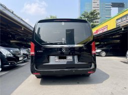 Mercedes-Benz V-Class V 260 Hitam 4