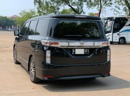 Nissan Elgrand Highway Star 2014 5