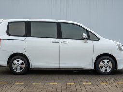 Toyota NAV1 V 2.0 AT 2013 - Garansi 1 Tahun - LOW KM 8