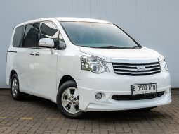 Toyota NAV1 V 2.0 AT 2013 - Garansi 1 Tahun - LOW KM