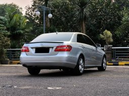 Mercedes-Benz E-Class 250 2010 3