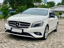 Mercedes-Benz A-Class A 200 2013 Putih 6