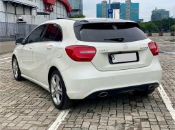 Mercedes-Benz A-Class A 200 2013 Putih 5