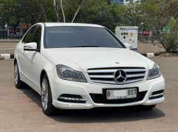 MERCEDES BENZ C200 1.8 CGI AT PUTIH 2014 SIAP PAKAI