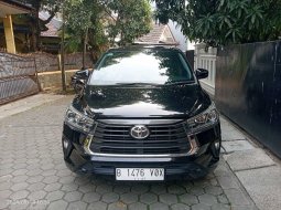 Toyota Kijang Innova 2.0 V AT 2022 Hitam