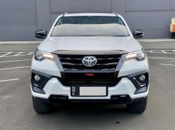 Toyota Fortuner 2.4 TRD AT 2020 Putih