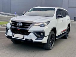 Toyota Fortuner 2.4 TRD AT 2020 Putih 2