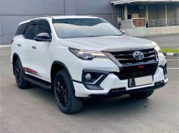 Toyota Fortuner 2.4 TRD AT 2020 Putih 3