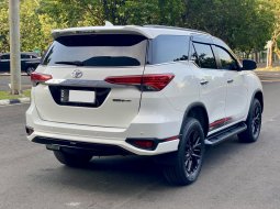 Toyota Fortuner 2.4 TRD AT 2020 Putih 4