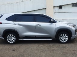 Toyota Kijang Innova Zenix V Hybrid 2023 silver km 25ribuan sunroof cash kredit proses bisa dibantu 4