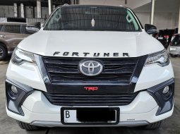 Toyota Fortuner 2.4 TRD A/T ( Matic Diesel ) 2018 Putih Km 44rban Mulus Siap Pakai