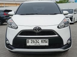 JUAL Toyota Sienta V CVT 2019 Putih