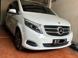 Mercedes-Benz V220D Automatic 2016