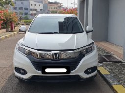 Honda HR-V E CVT 2018 putih km 38rb cash kredit proses bisa dibantu