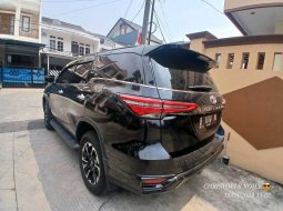 Toyota Fortuner New  4x2 2.8 GR Sport A/T DSL 2022 Hitam 6