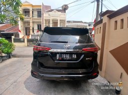 Toyota Fortuner New  4x2 2.8 GR Sport A/T DSL 2022 Hitam 4