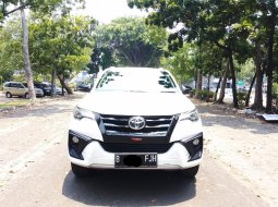 TOYOTA FORTUNER VRZ TRD AT PUTIH 2019