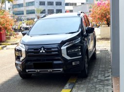 Mitsubishi Xpander Cross NewPremium Package CVT 2022 hitam km 18 ribuan cash kredit proses bisa 2