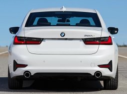 BMW 3 Series 320d 2019 Putih 4