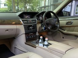 ORI Mercedes Benz E250 W212 2010 kondisi full ori 7