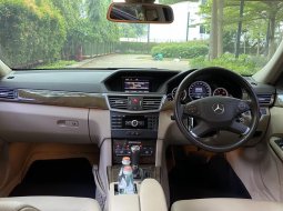 ORI Mercedes Benz E250 W212 2010 kondisi full ori 8