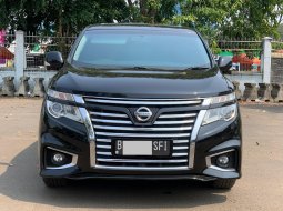 Nissan Elgrand Highway Star 2014