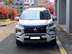 Mitsubishi Xpander Cross NewPremium Package CVT 2023 putih km 5 ribuan setir pajero cash kredit bisa