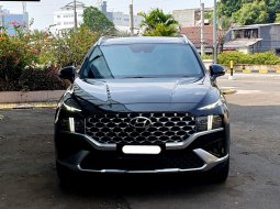 Hyundai Santa Fe G 2.5 6AT Signature 2022 hitam bensin km 27 ribuan cash kredit proses bisa dibantu