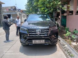 Toyota New Fortuner 2.8 GR Sport AT 2022 Hitam