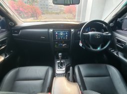 Toyota Fortuner New  4x2 2.8 A/T DSL GR Sport 2023 putih km 27 ribuan cash kredit proses bisa dibant 13