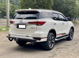 Toyota Fortuner 2.4 TRD AT 2019 Putih 4