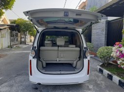 Mazda Biante 2.0 SKYACTIV A/T 2015 Putih 4