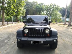 JEEP WRANGLER 3.8L BENSIN AT 2011 HITAM