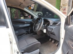 Toyota Veloz 1.3 M/T 2017 MPV manual 5