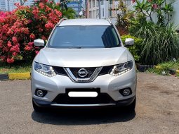 Nissan X-Trail 2.5 CVT 2017 silver km 30rb tangan pertama dari baru