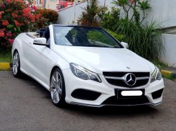 Mercedes-Benz E-Class E 200 2013 cabriolet amg line putih km 27 ribuan cash kredit proses bisa