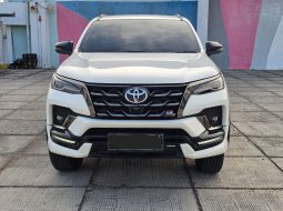 Toyota Fortuner New  4x2 2.8 GR Sport A/T DSL 2022 Putih