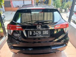 Honda HR-V 1.8L E Prestige AT 2021 Hitam 4