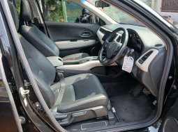 Honda HR-V 1.8L E Prestige AT 2021 Hitam 7