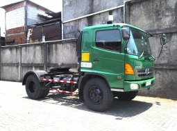 48rb+banBaruMURAH Hino engkel SG260TH Tractor head 2013 kepala trailer