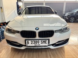 BMW 320i Matic Tahun 2014 Kondisi Mulus Terawat Istimewa Seperti Baru