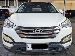 Hyundai Santa Fe 2.2 CRDI A/T ( Matic ) 2012 Putih Good Condition