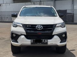 BANTING HARGA!! TOYOTA FORTUNER 2.4 TRD AT PUTIH 2019 2