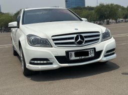 KREDIT MUDAH DAN CEPAT!! MERCEDES-BENZ C200 CGI AT PUTIH 2014