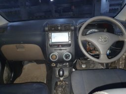 Daihatsu Xenia Li Manual DELUXE 2005 9