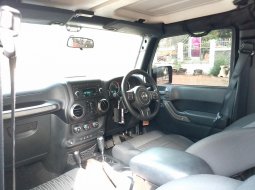 JEEP WRANGLER 3.8L BENSIN AT 2011 HITAM 9