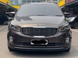 Kia Grand Sedona Ultimate 2017 Coklat