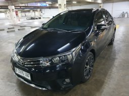 Toyota Corolla Altis 1.8 V AT 2015 gresss 3