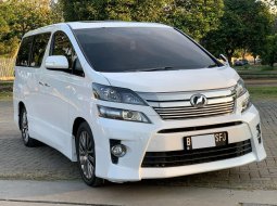 Toyota Vellfire Z Golden Eye 2015 1