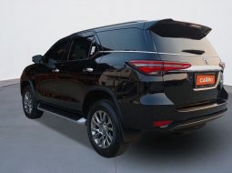 Toyota Fortuner VRZ 2.8 AT 2022 4